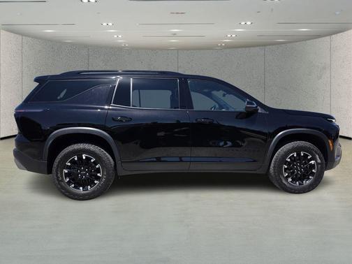 Mosaic Black Metallic 2024 Chevrolet Traverse AWD Z71