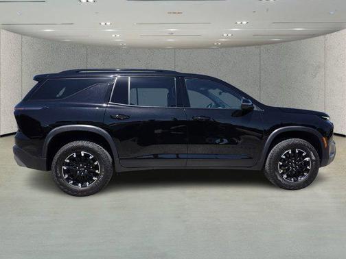 Mosaic Black Metallic 2024 Chevrolet Traverse AWD Z71