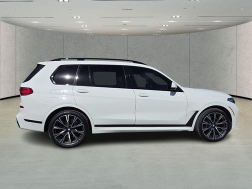 2021 BMW X7 M50i