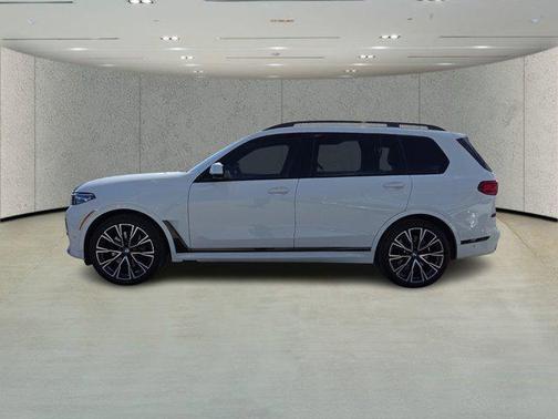 2021 BMW X7 M50i