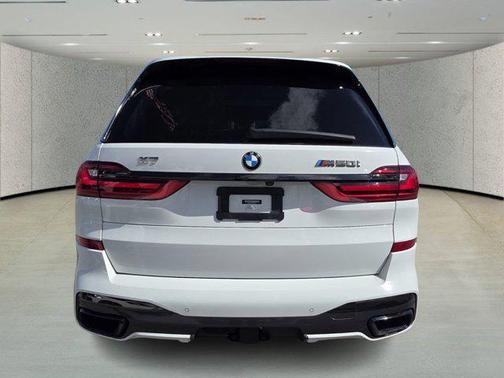 2021 BMW X7 M50i