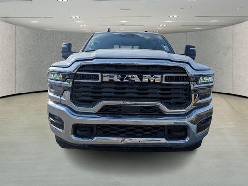 2026 RAM 2500 Tradesman Crew Cab 4x4 6'4' Box