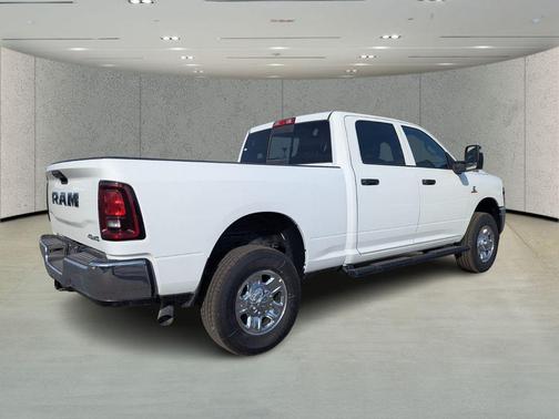 2026 RAM 2500 Tradesman Crew Cab 4x4 6'4' Box