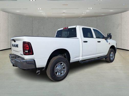 2026 RAM 2500 Tradesman Crew Cab 4x4 6'4' Box