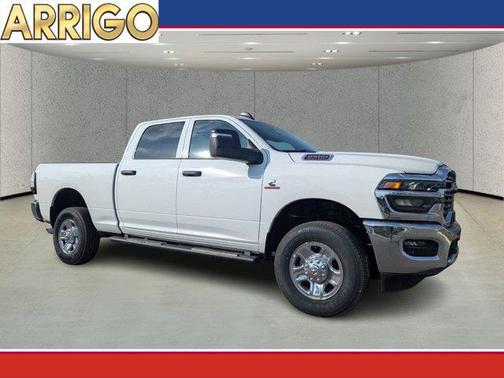 2026 RAM 2500 Tradesman Crew Cab 4x4 6'4' Box