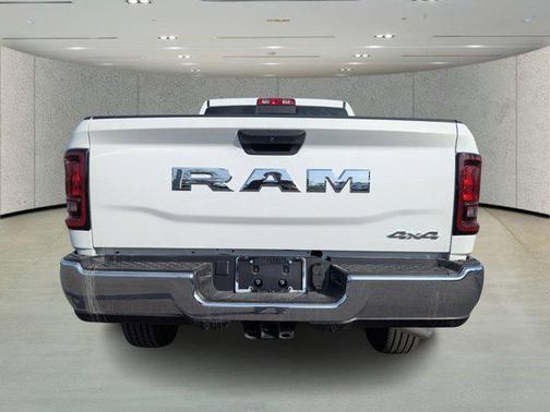 2026 RAM 2500 Tradesman Crew Cab 4x4 6'4' Box