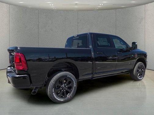 Diamond Black Crystal Pearlcoat 2026 RAM 2500 Laramie Crew Cab 4x4 6'4' Box