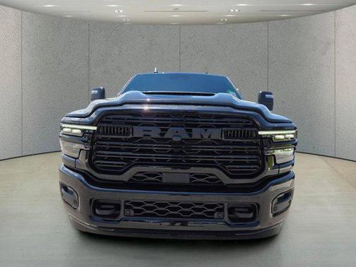 Diamond Black Crystal Pearlcoat 2026 RAM 2500 Laramie Crew Cab 4x4 6'4' Box