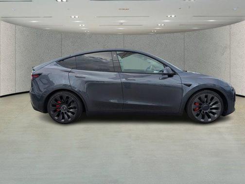2022 Tesla Model Y Performance Dual Motor All-Wheel Drive