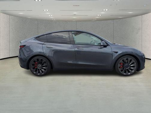 2022 Tesla Model Y Performance Dual Motor All-Wheel Drive