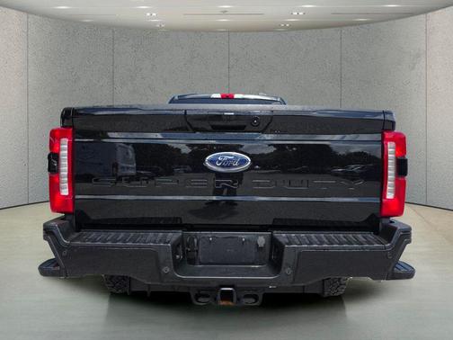 Agate Black Metallic 2023 Ford F-350 Lariat