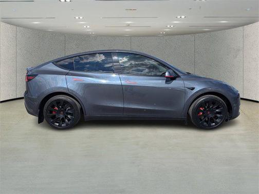 2021 Tesla Model Y Standard Range Rear-Wheel Drive