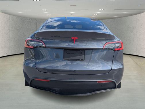 2021 Tesla Model Y Standard Range Rear-Wheel Drive