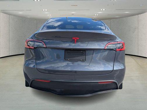 2021 Tesla Model Y Standard Range Rear-Wheel Drive