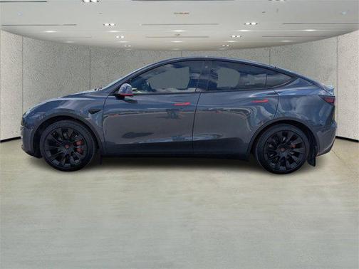 2021 Tesla Model Y Standard Range Rear-Wheel Drive
