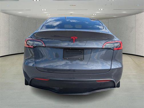 2021 Tesla Model Y Standard Range Rear-Wheel Drive