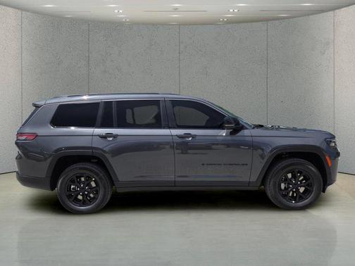 Baltic Gray Metallic Clearcoat 2026 Jeep Grand Cherokee L Altitude
