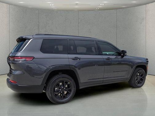 Baltic Gray Metallic Clearcoat 2026 Jeep Grand Cherokee L Altitude