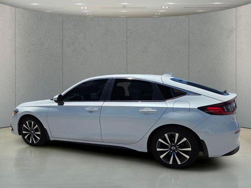 Platinum White Pearl 2023 Honda Civic EX-L