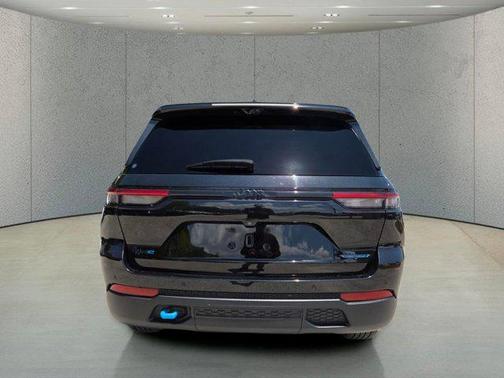 Diamond Black Crystal Pearlcoat 2022 Jeep Grand Cherokee 4xe Trailhawk