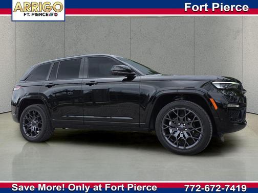 Diamond Black Crystal Pearlcoat 2025 Jeep Grand Cherokee Summit