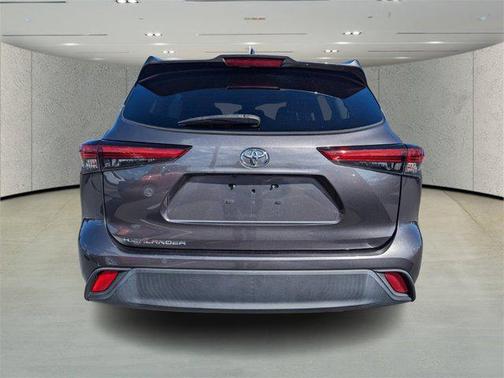 2022 Toyota Highlander L