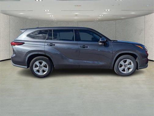 2022 Toyota Highlander L