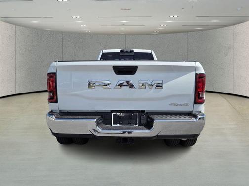 Bright White Clearcoat 2026 RAM 3500 Tradesman Crew Cab 4x4 8' Box