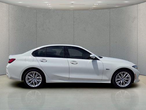 Alpine White 2023 BMW 330e 330e iPerformance
