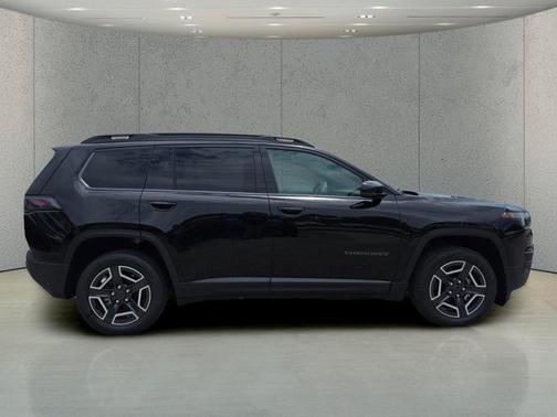 Diamond Black Crystal Pearlcoat 2026 Jeep Cherokee Limited