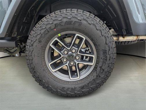 2025 Jeep Gladiator Mojave X