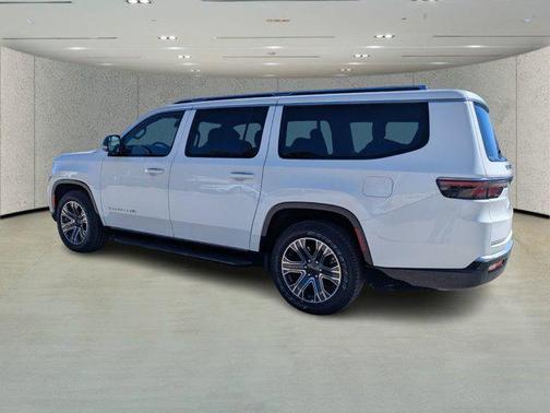 2023 Jeep Wagoneer L Series II 4x2