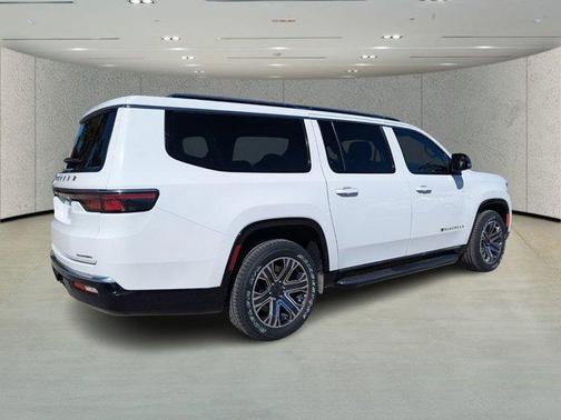 2023 Jeep Wagoneer L Series II 4x2