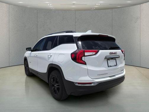 Summit White 2022 GMC Terrain AWD AT4