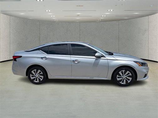 2022 Nissan Altima S FWD