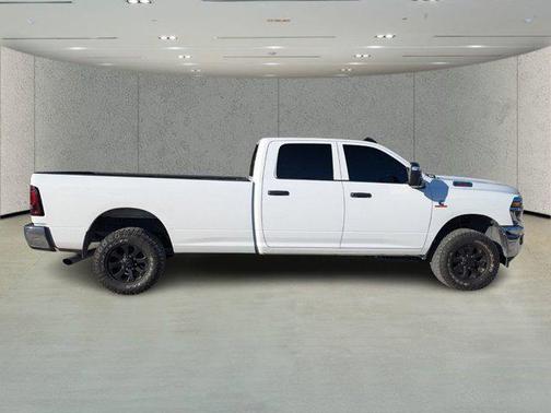 2025 RAM 3500 Tradesman Crew Cab 4x4 8' Box