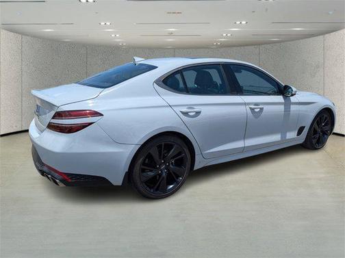 2023 Genesis G70 2.0T RWD