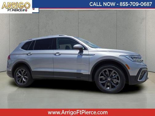 Silver Metallic 2023 Volkswagen Tiguan 2.0T SE