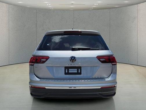 Silver Metallic 2023 Volkswagen Tiguan 2.0T SE