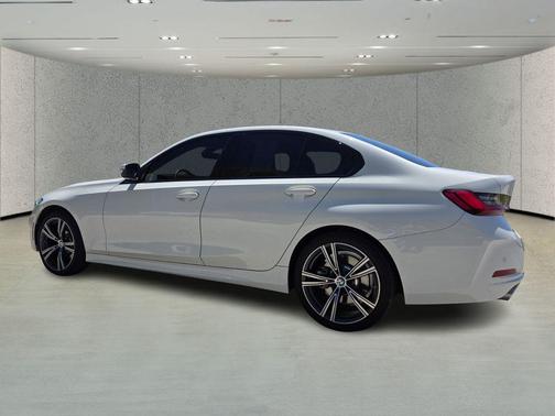 Alpine White 2023 BMW 330 330i