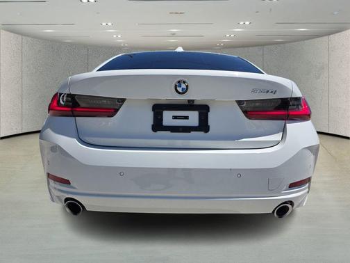 Alpine White 2023 BMW 330 330i