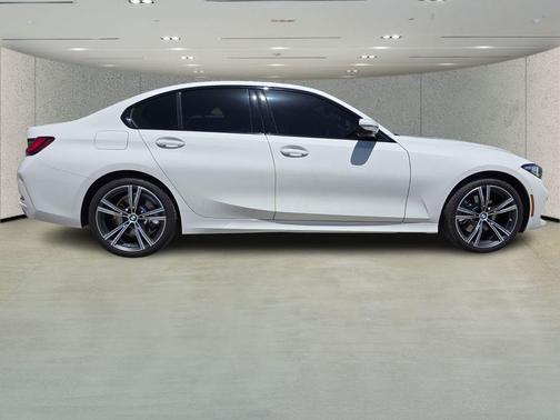 Alpine White 2023 BMW 330 330i