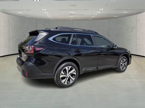 Crystal Black Silica 2022 Subaru Outback Limited XT