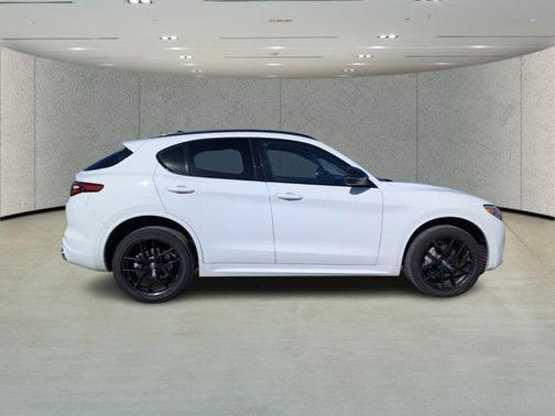 2021 Alfa Romeo Stelvio Base
