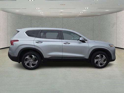 2022 Hyundai SANTA FE SE