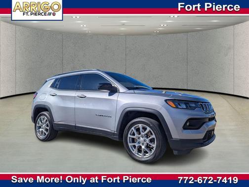 2023 Jeep Compass Latitude Lux