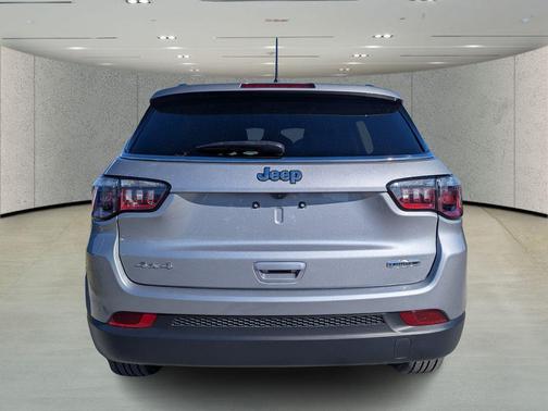 2023 Jeep Compass Latitude Lux