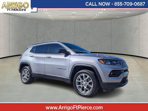 2023 Jeep Compass Latitude Lux