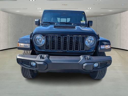 Black Clearcoat 2026 Jeep Gladiator Sport S