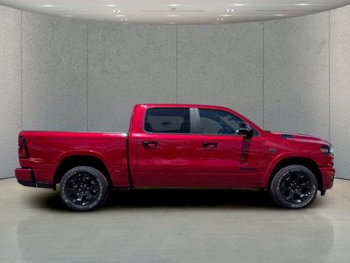 Molten Red Pearlcoat 2027 RAM 1500 Big Horn/Lone Star